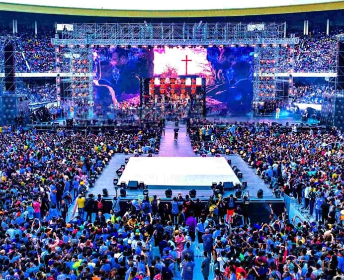 Концертная сцена Maajabu Gospel была успешно установлена ​​с использованием сценических опор Loong Stage Technique