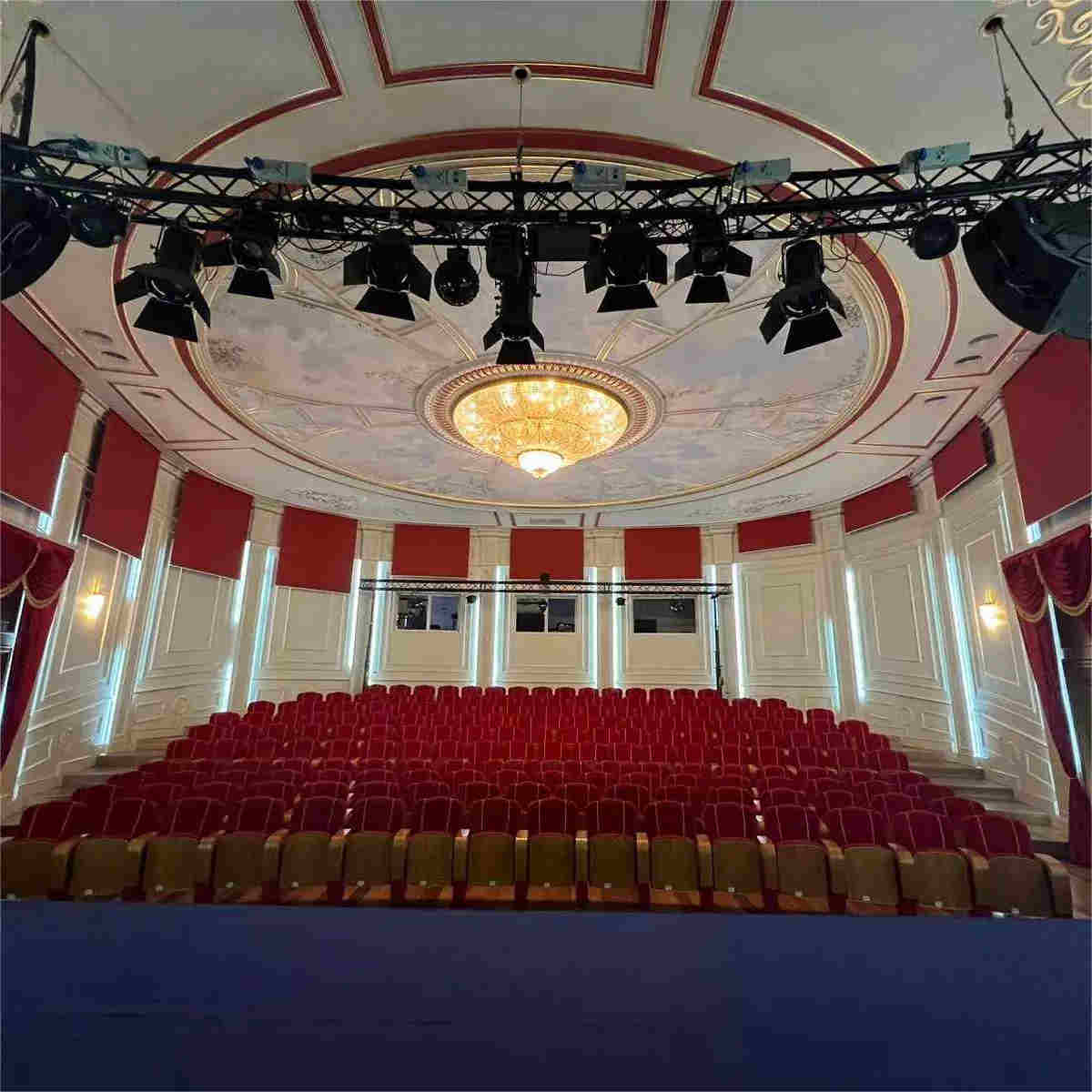 Индивидуальные светотехнические фермы для театрального использования